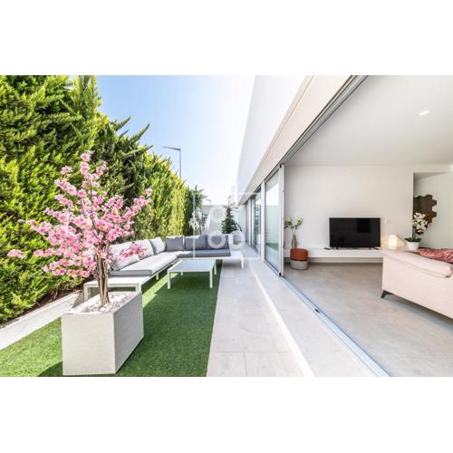 Casa Mirasal - Ground flour - Roof terrace - By OYOOSTAYS