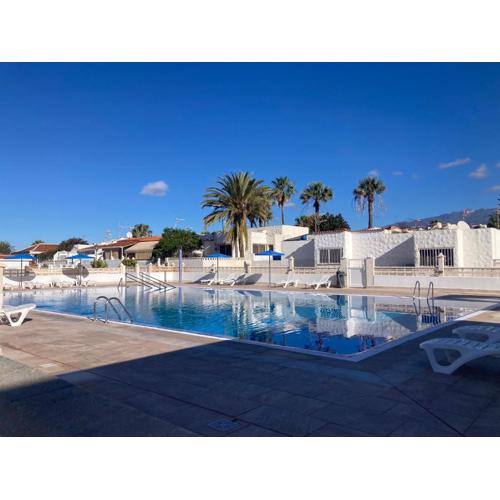 Casa M&M, relax, big terrace, swimming pool