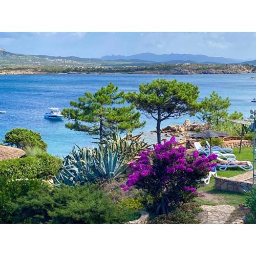 CASA MUGHETTO R5055 seafront, private sea access, swimming pool