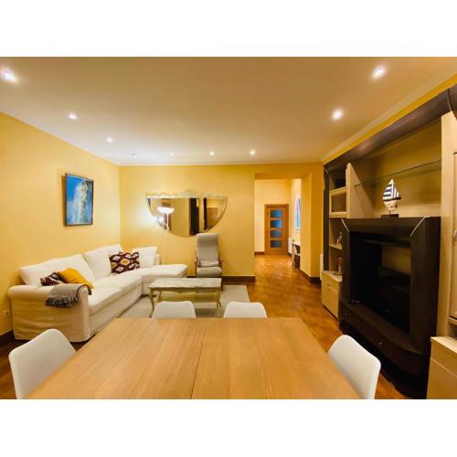 Casa Naranja - Centrally located, spacious, unique