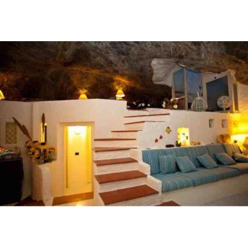 Casa nella roccia