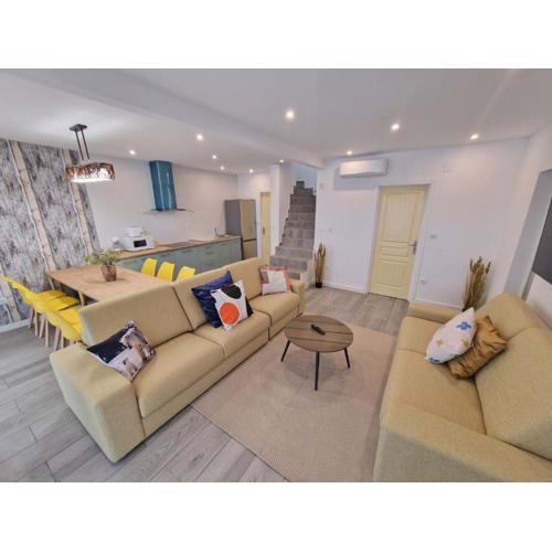 Casa Neptuno para 10 personas solarium patio privado con BBQ, y aire acondicionado
