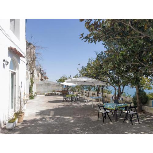 Casa Ninà- Camere con Vista Mare e Terrazza a Raito, Costiera Amalfitana
