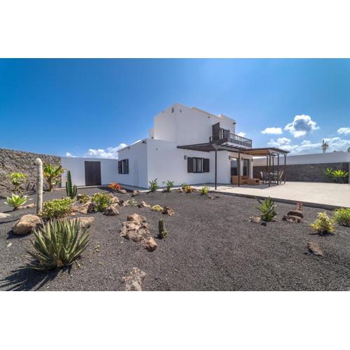 Casa OASIS DEL SOL, prívate villa in Playa Blanca