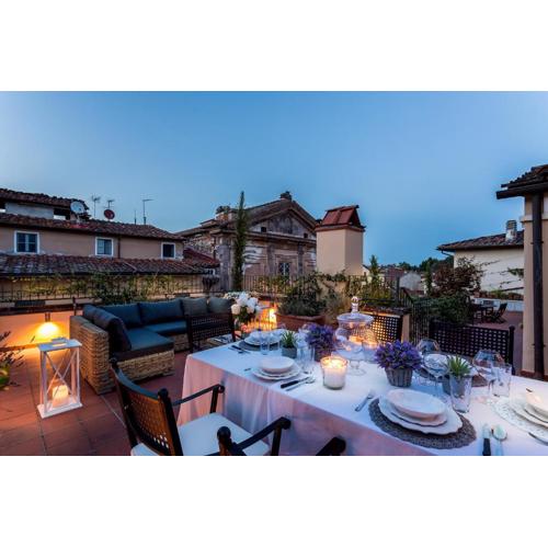 Casa Ottone - Residenze Seicento - A superb bright flourish apartment with grand terrace inside Lucca City Centre