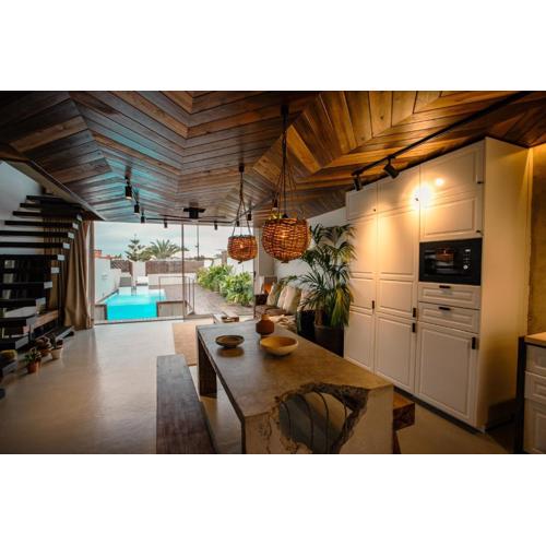 Casa OuirA Chalet con Piscina Privada y vistas