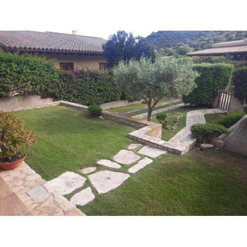Casa Pepe Confortevole villetta con giardino a 2 min dal mare