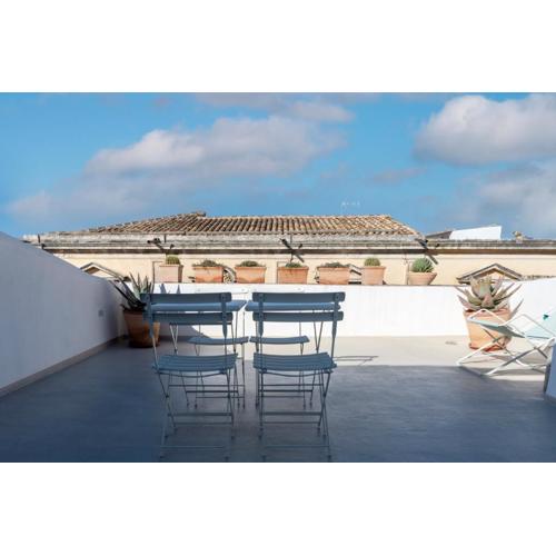Casa Sabi, intima, luminosa e ampia terrazza