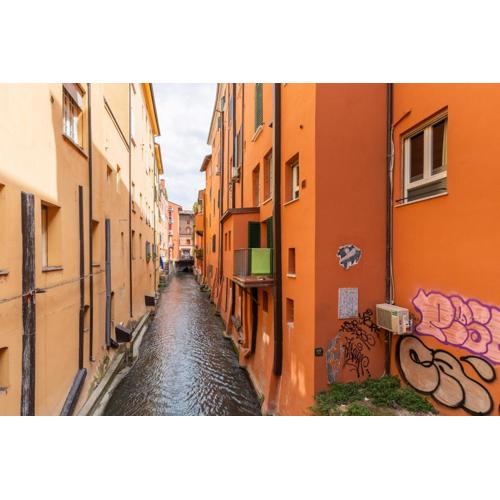 Casa sul Canale di Via Piella by Wonderful Italy