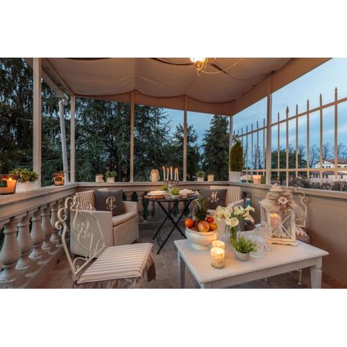 CASA UCCELLINI with a Romantic Terrace