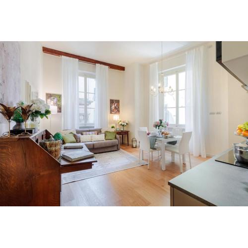 Casa Ugolino, State of the Art Central 2 Bedrooms Apartment in Lucca