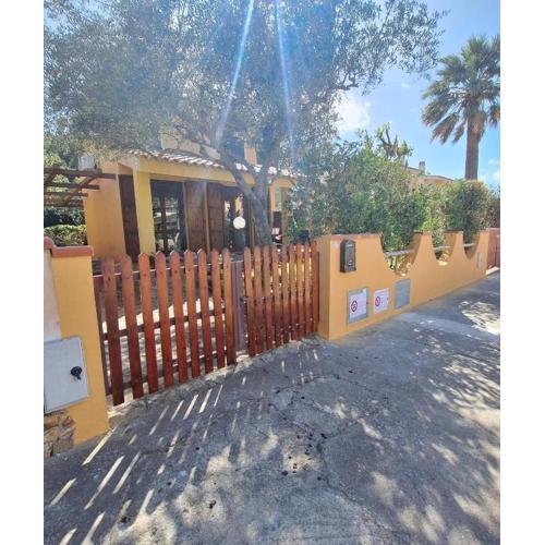 Casa vacanze Campulongu a 150 mt dal mare, Villa Carolina