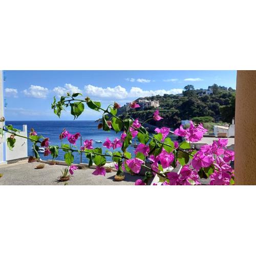 Casa vacanze Lipari da Sergio spiaggia sotto casa