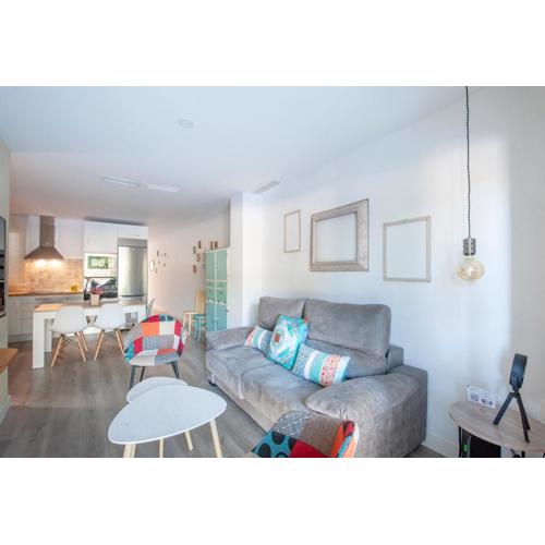 Casa Valentina: Confort y Luz en Sevilla Centro