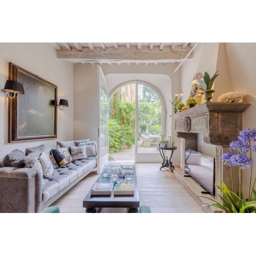 Casa Vanny, an Apartment with Private Garden