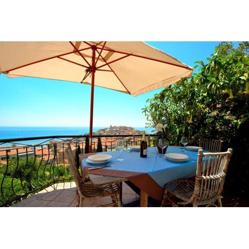 casa vista mare con wifi, AC nelle 4 camere da letto e parcheggio privato