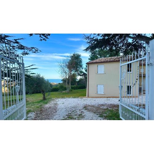 Casale Écru - Sirolo, splendido casale con giardino e vista mare