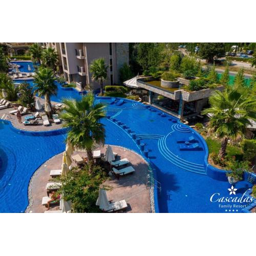 Cascadas Family Resort