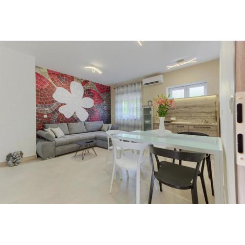 Castle Bay Apartment