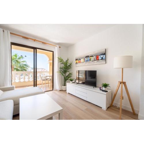 Castle Harbour Apartment with Heated Pool