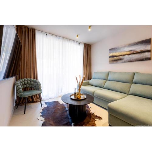 Castle Harbour Elegant 1-Bedroom Apartment - Heated Pool, Air Conditioning & Fiber Internet in Los Cristianos