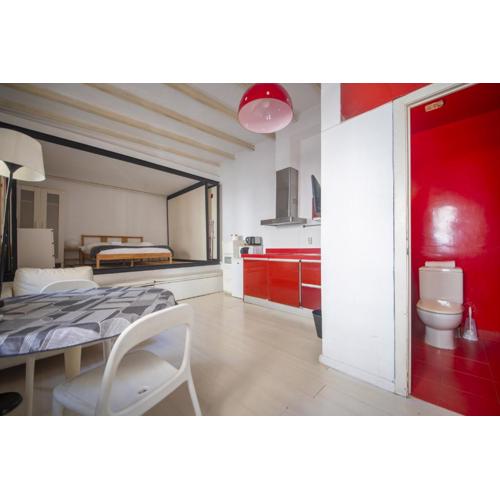Catalunya Casas Pied-à-terre in central Barcelona 100m from beach
