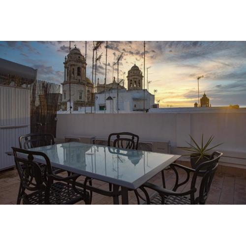 Catedral VIEW Apartment by Cadiz4Rentals