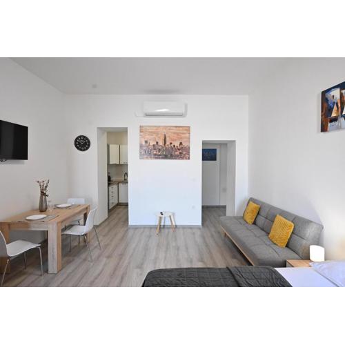 Cathy apartments