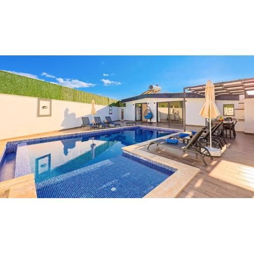 Cavdir Village 3 Bedroom Villa 8676