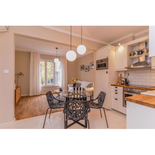 cО́coEllie - Aesthetic 2BD Apt Near National Palace by Flat Mаnager