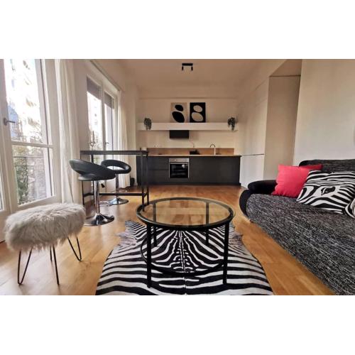 CDV stylish Athens flat
