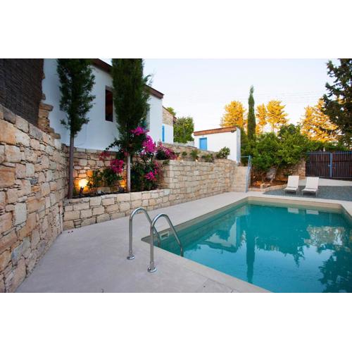Cecilias Courtyard
