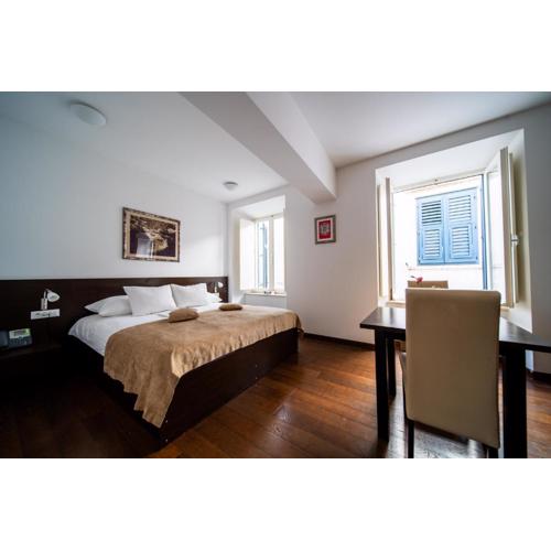 Celenga Apartments with free offsite parking