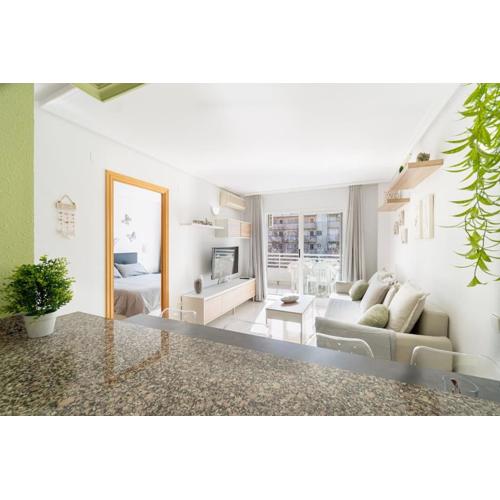 Center-Pool-Relax-2bed-PortAventura-AA9