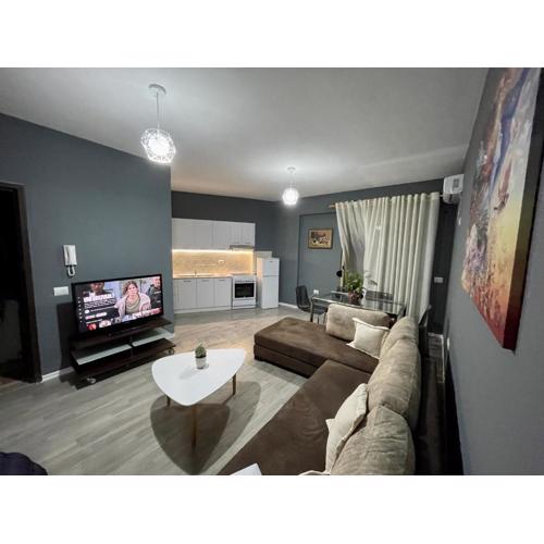 CENTER RESIDENCE