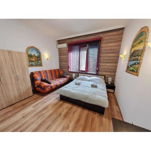 Central 1-BR Apartment