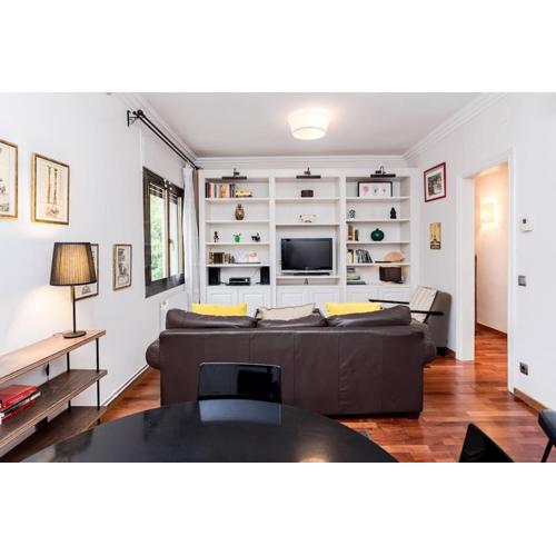 Central 2 Bedroom By Sagrada Familia