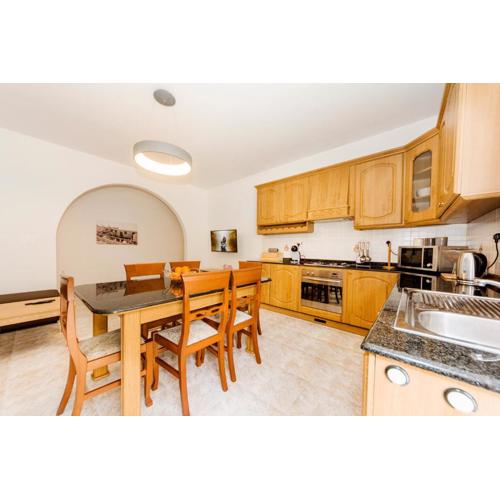 Central 3 Bedroom Entire Apartment Msida