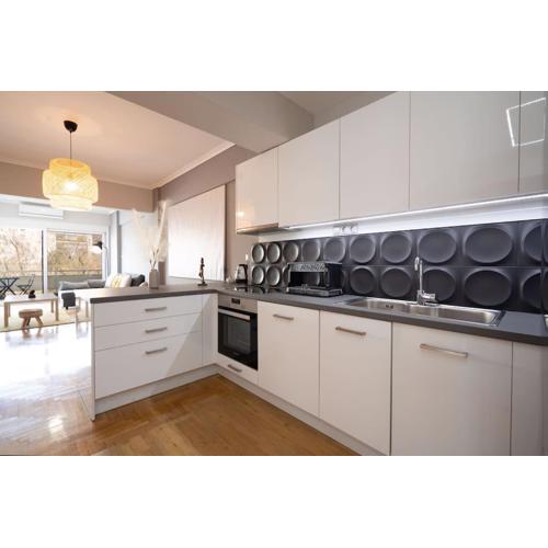 Central 3bdr 3bth apt with big terrace & fast wifi