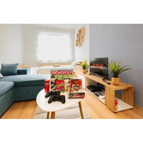 CENTRAL Apartment -Games & PS3- 15 min to NEVSKY CHATHEDRAL