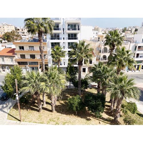 Central Apartment Close to St Lazarus and Finikoudes Beach with Private Parking and Balcony