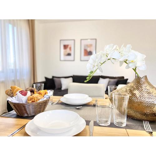 Central Apartment for 4 Guests Next to State Opera