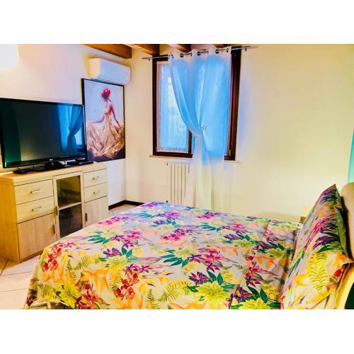 Central Apartment Private Parking Terrace & AC