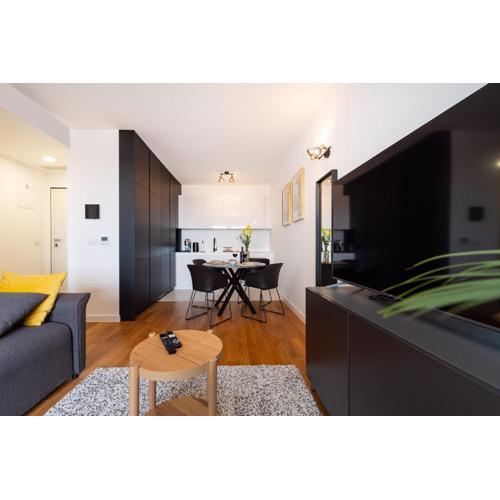 Central apartment with garage Zadar