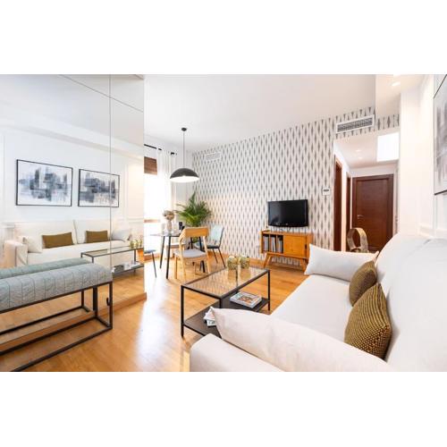 Central apartment with pool