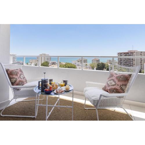 Central Apartment with Stunning Sea Views, Terrace