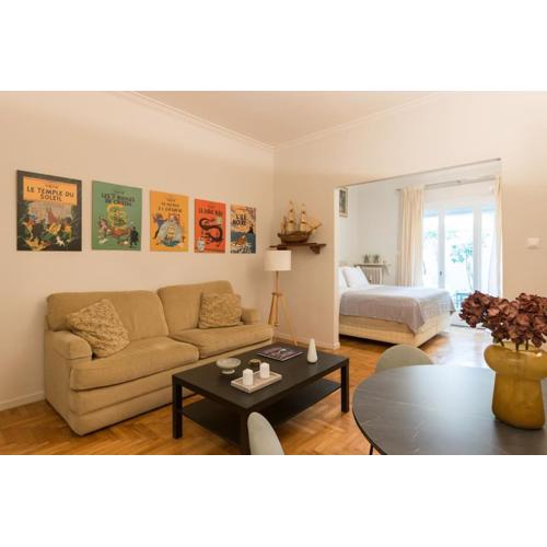 Central Athenian Garden Retreat
