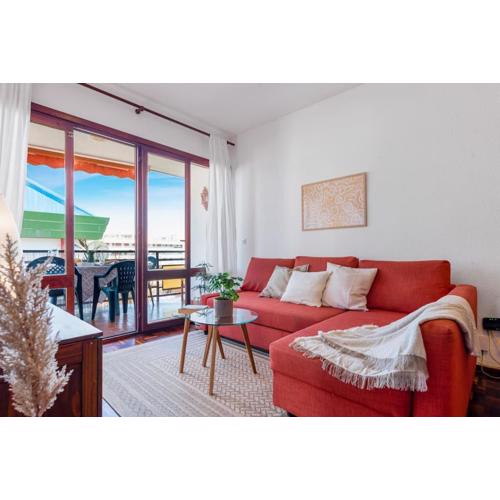 Central beach apartment with free parking and pool