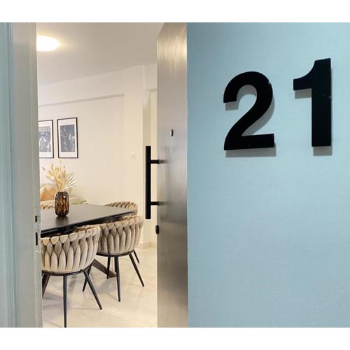 Central Boutique Twenty One