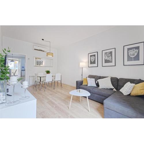 CENTRAL & BRIGHT APARTMENT!!
